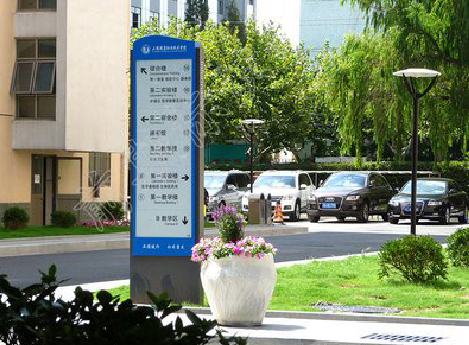 龙山哪些因素影响宣传栏的制作？